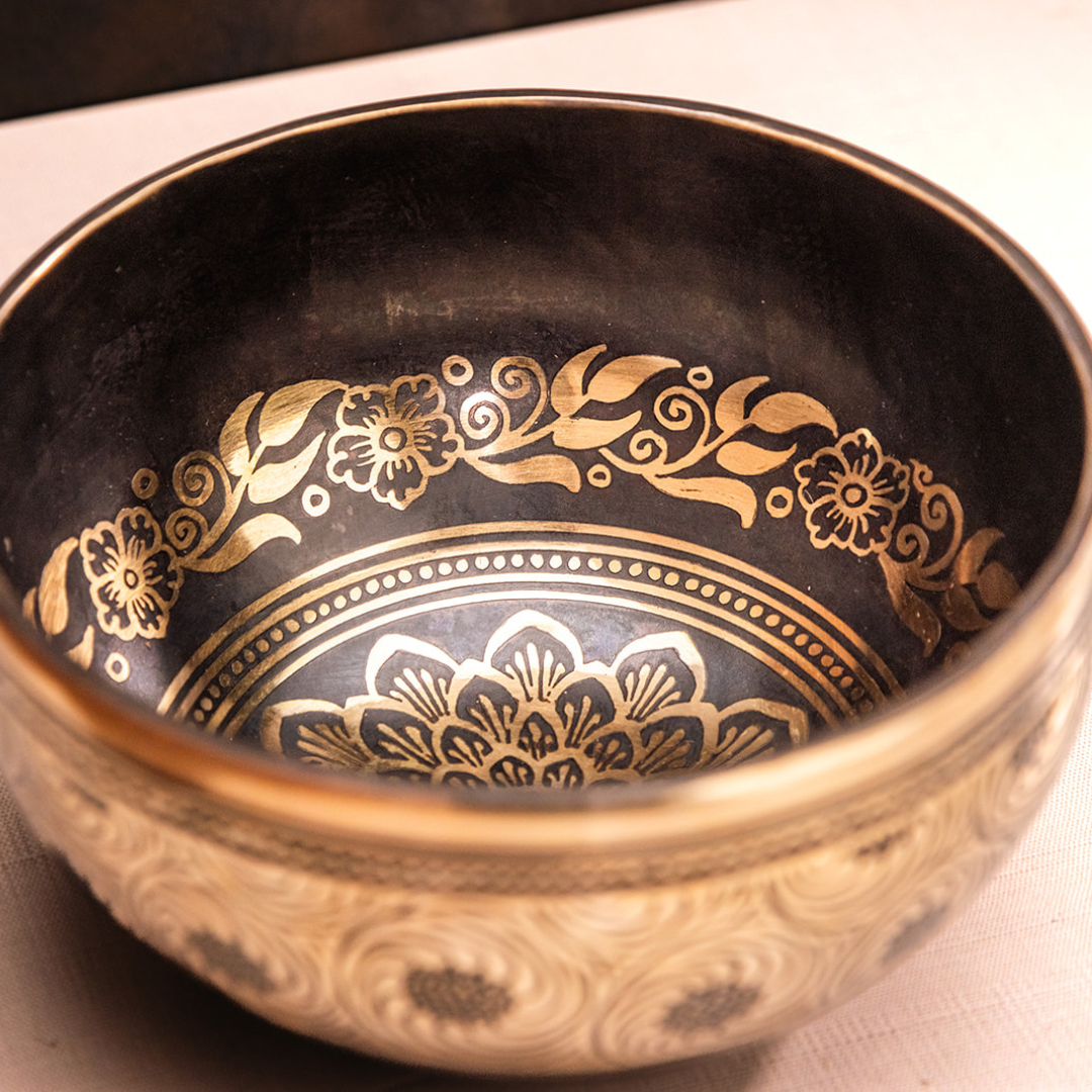 7.6" A Flat 3rd - 16, 209hz | Premium Singing Bowl | 0679