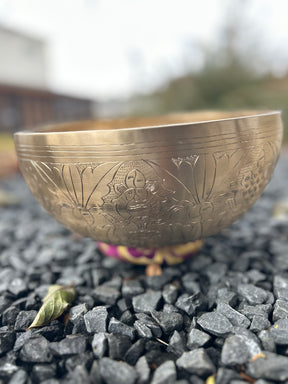 Golden Leaf Singing Bowl: 10.5 Inch 3rd Octave Subtle Etchings